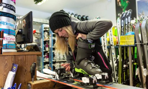 Noleggio sci, ski rental, Skiverleih Only Ski & Snowboard Express (Entrèves) @ Espace San Bernardo